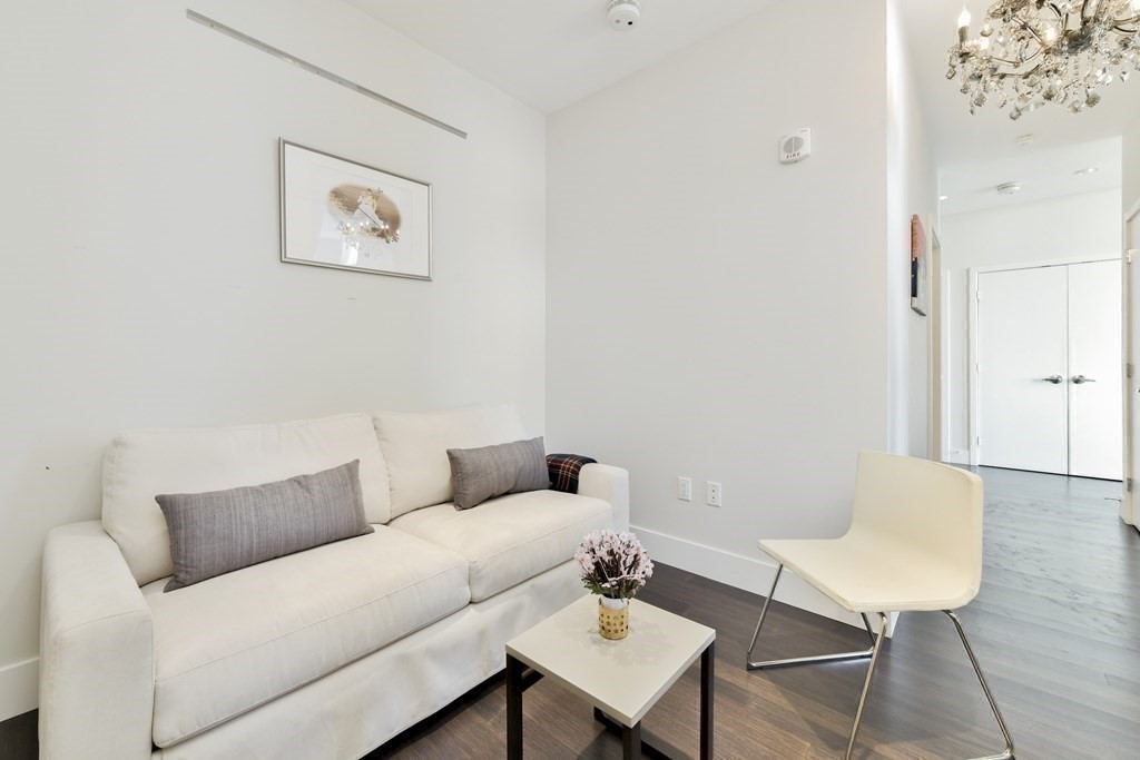 110 Stuart Street Unit: PH1