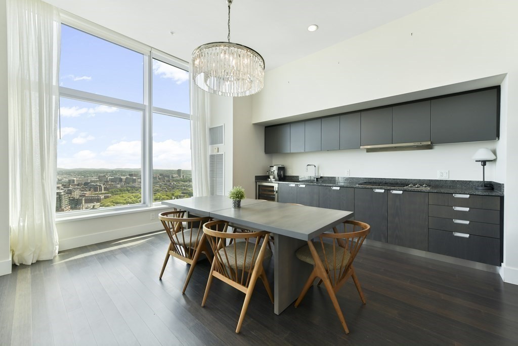 110 Stuart Street Unit: PH1