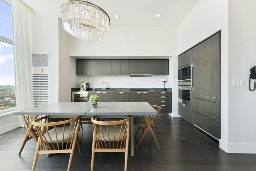 110 Stuart Street Unit: PH1