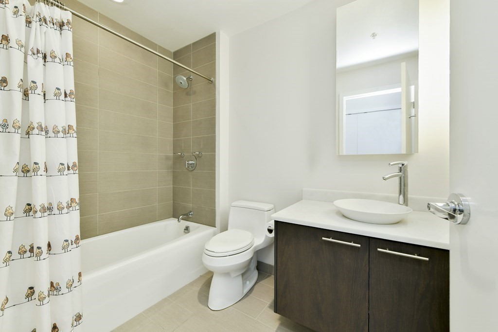 110 Stuart Street Unit: PH1