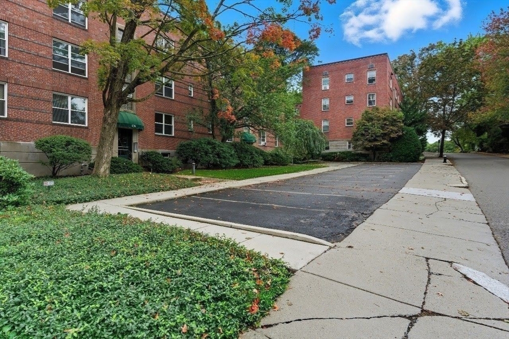 140 Beaconsfield Rd # 2