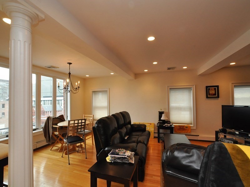 362 Commonwealth Ave Unit: PHB