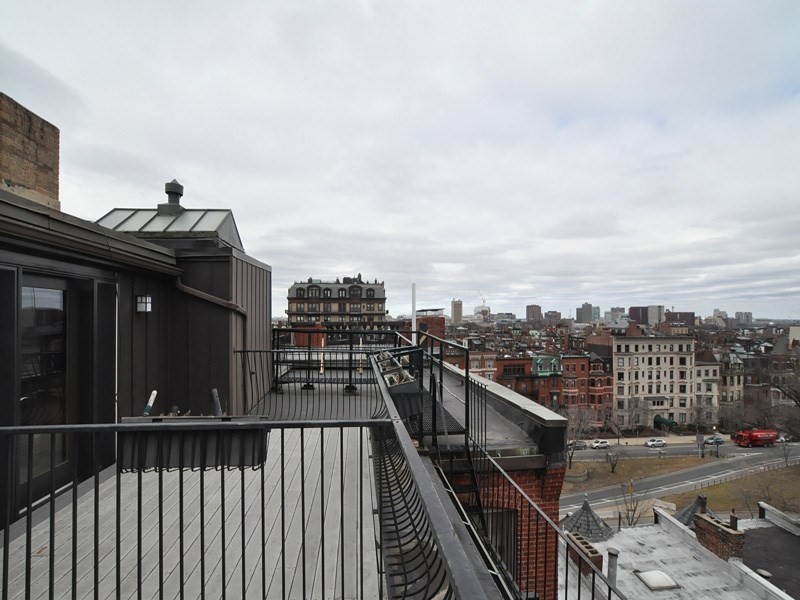 362 Commonwealth Ave Unit: PHB