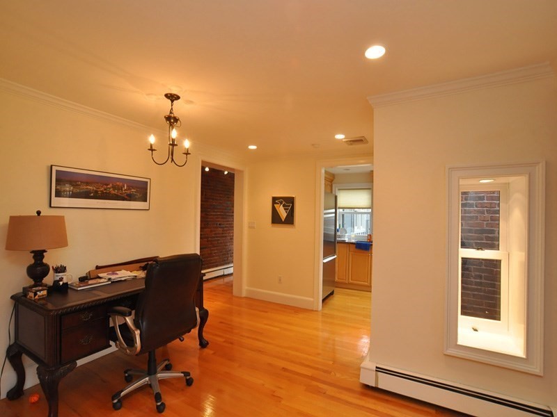 362 Commonwealth Ave Unit: PHB