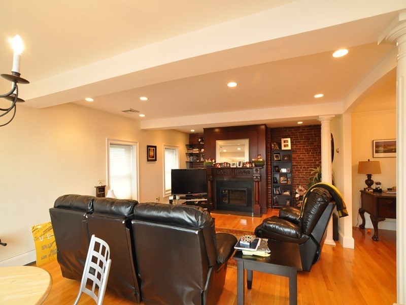 362 Commonwealth Ave Unit: PHB