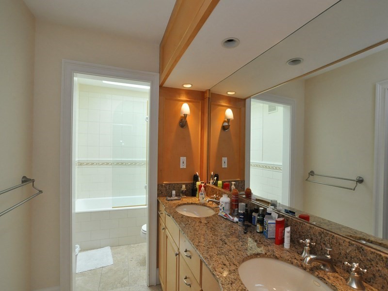 362 Commonwealth Ave Unit: PHB