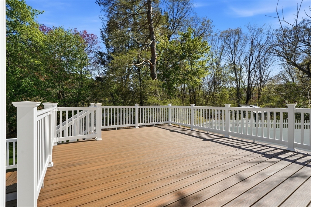 30 Redwing Rd