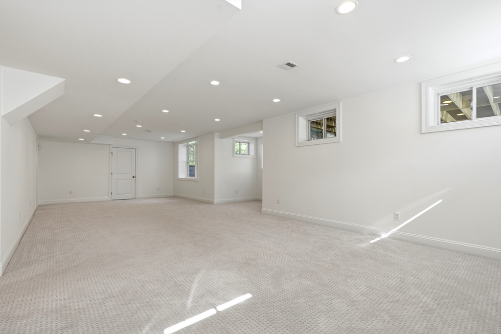 30 Redwing Rd