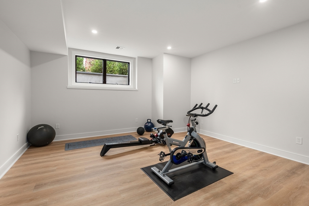 45 Cross Hill Rd