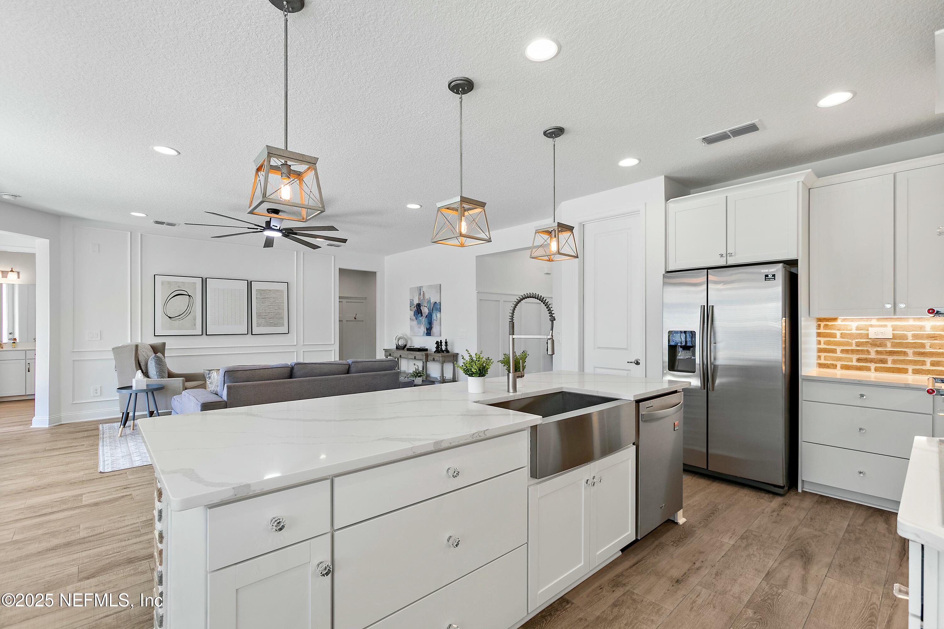 141 SEASIDE VISTA Court