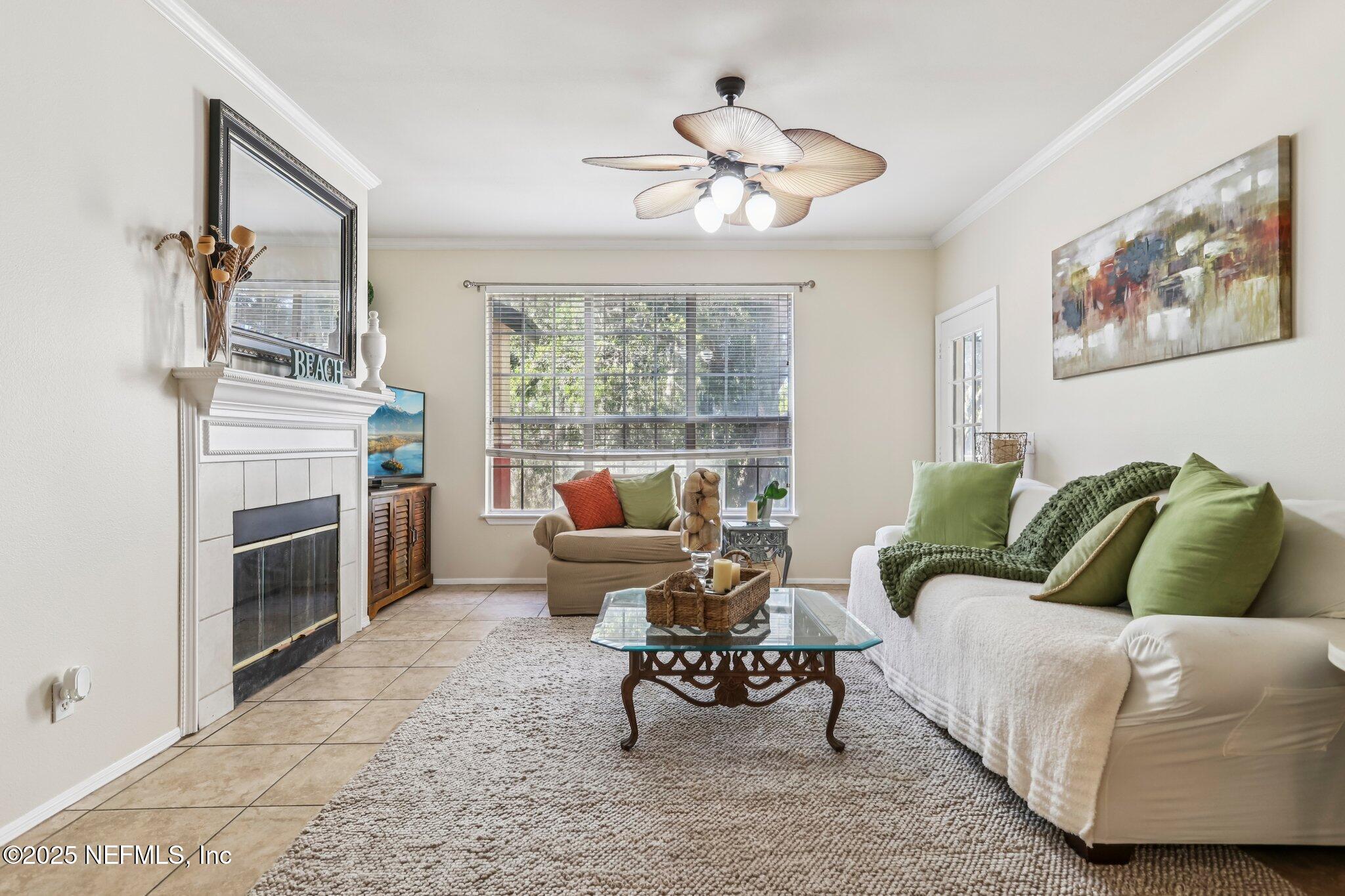 201 COLIMA Court, 1221