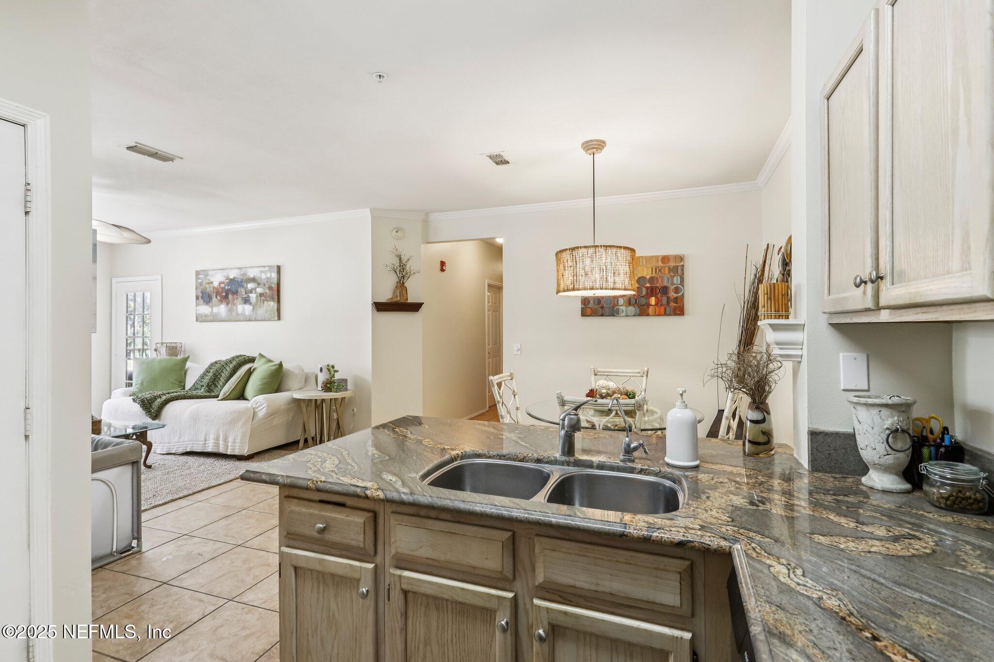 201 COLIMA Court, 1221