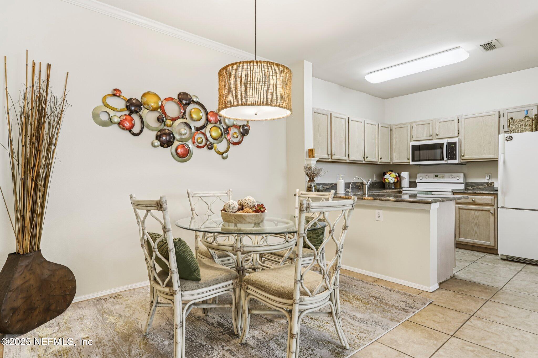 201 COLIMA Court, 1221