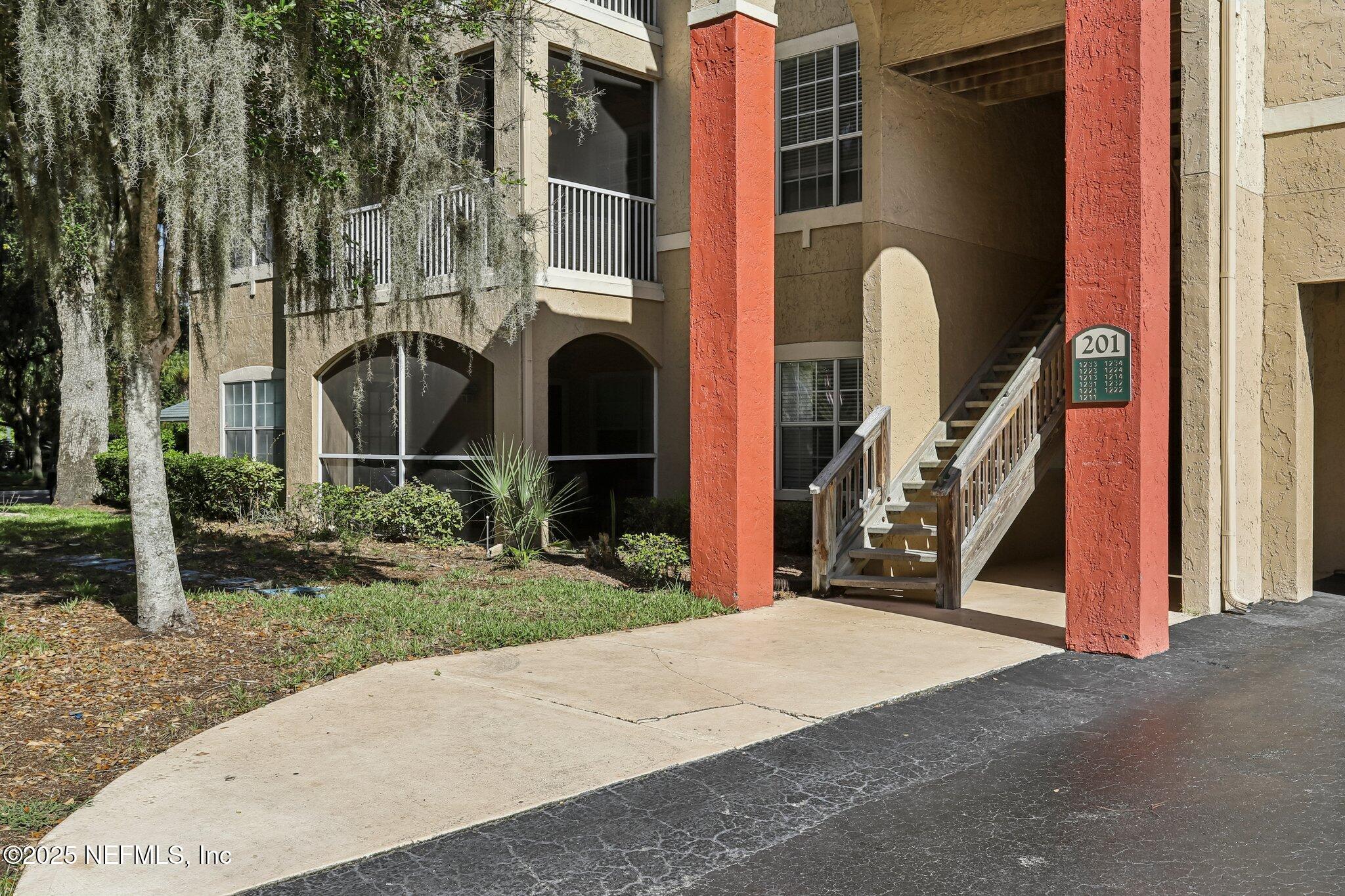 201 COLIMA Court, 1221