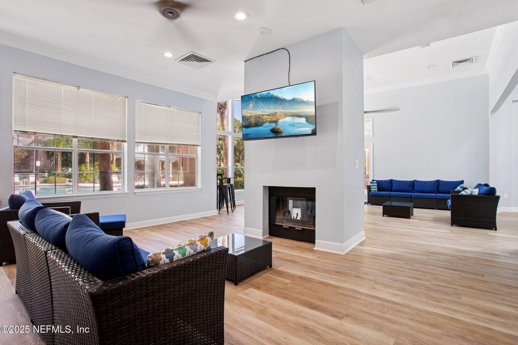 201 COLIMA Court 1221