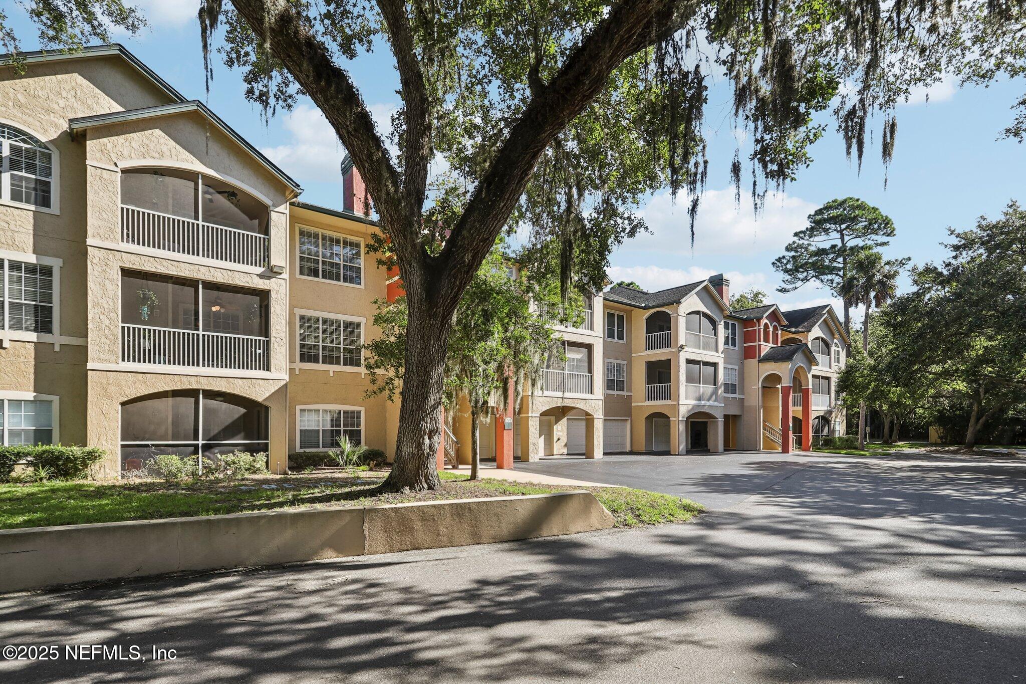 201 COLIMA Court 1221