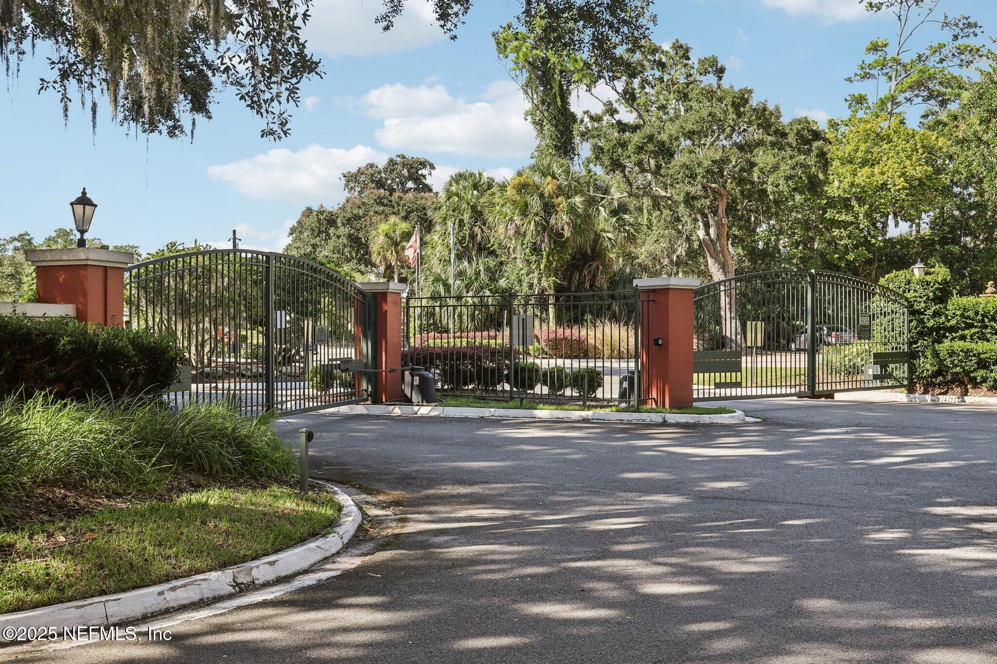 201 COLIMA Court 1221