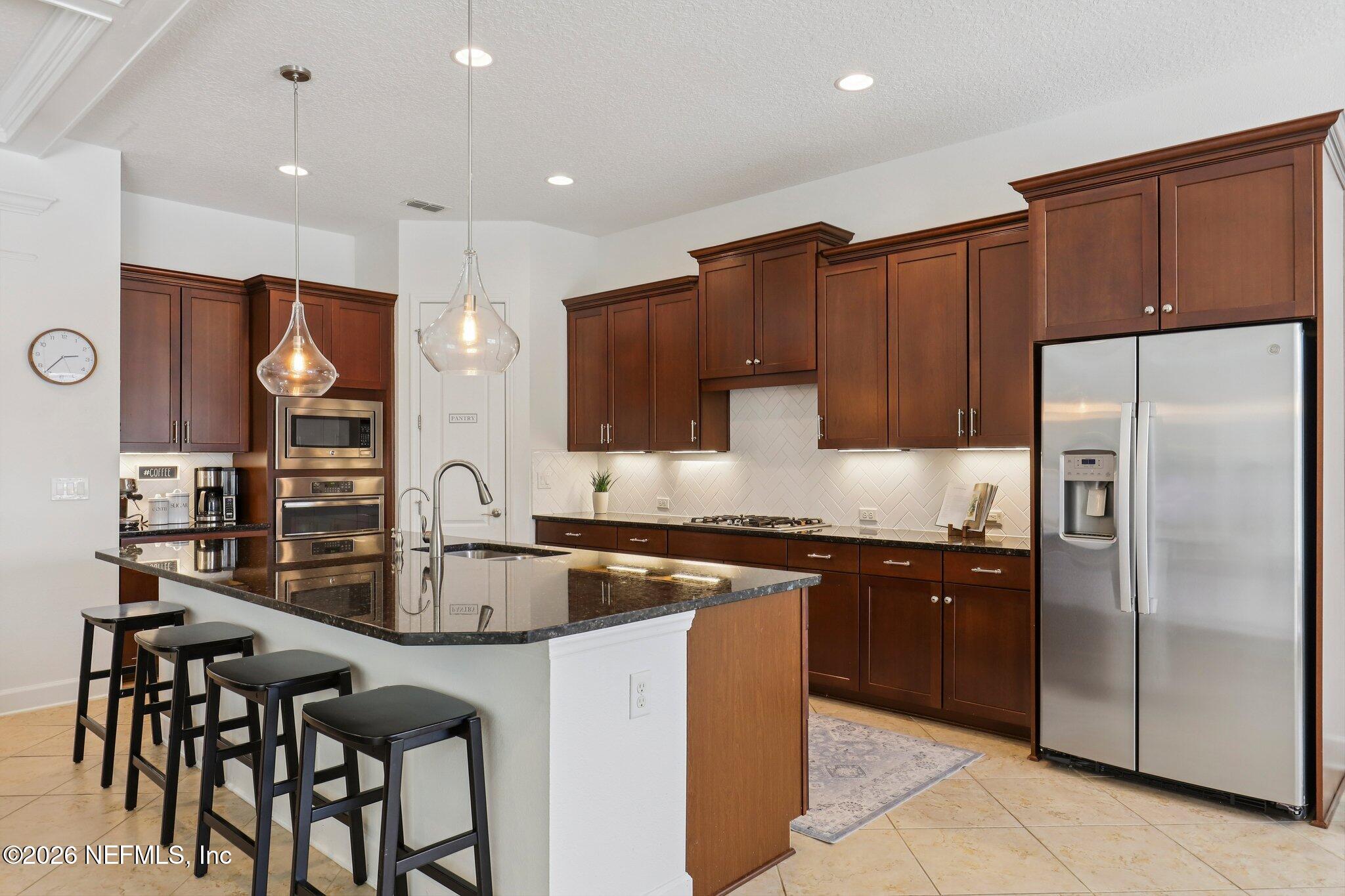 529 STATELY SHOALS Trail