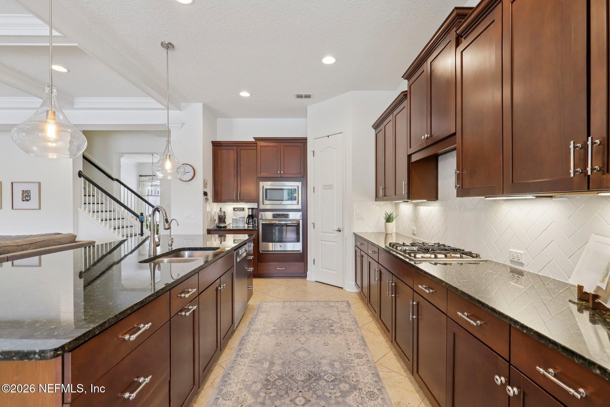 529 STATELY SHOALS Trail