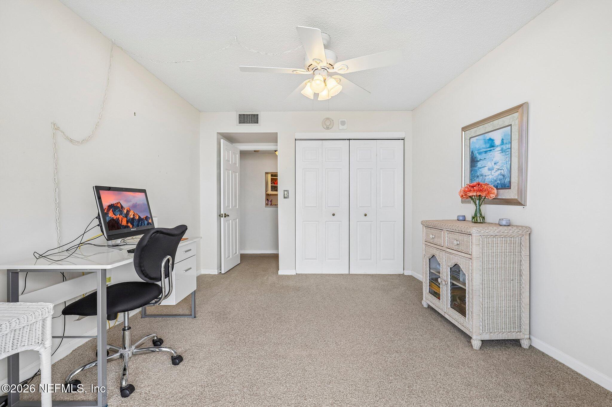1601 OCEAN Drive 402