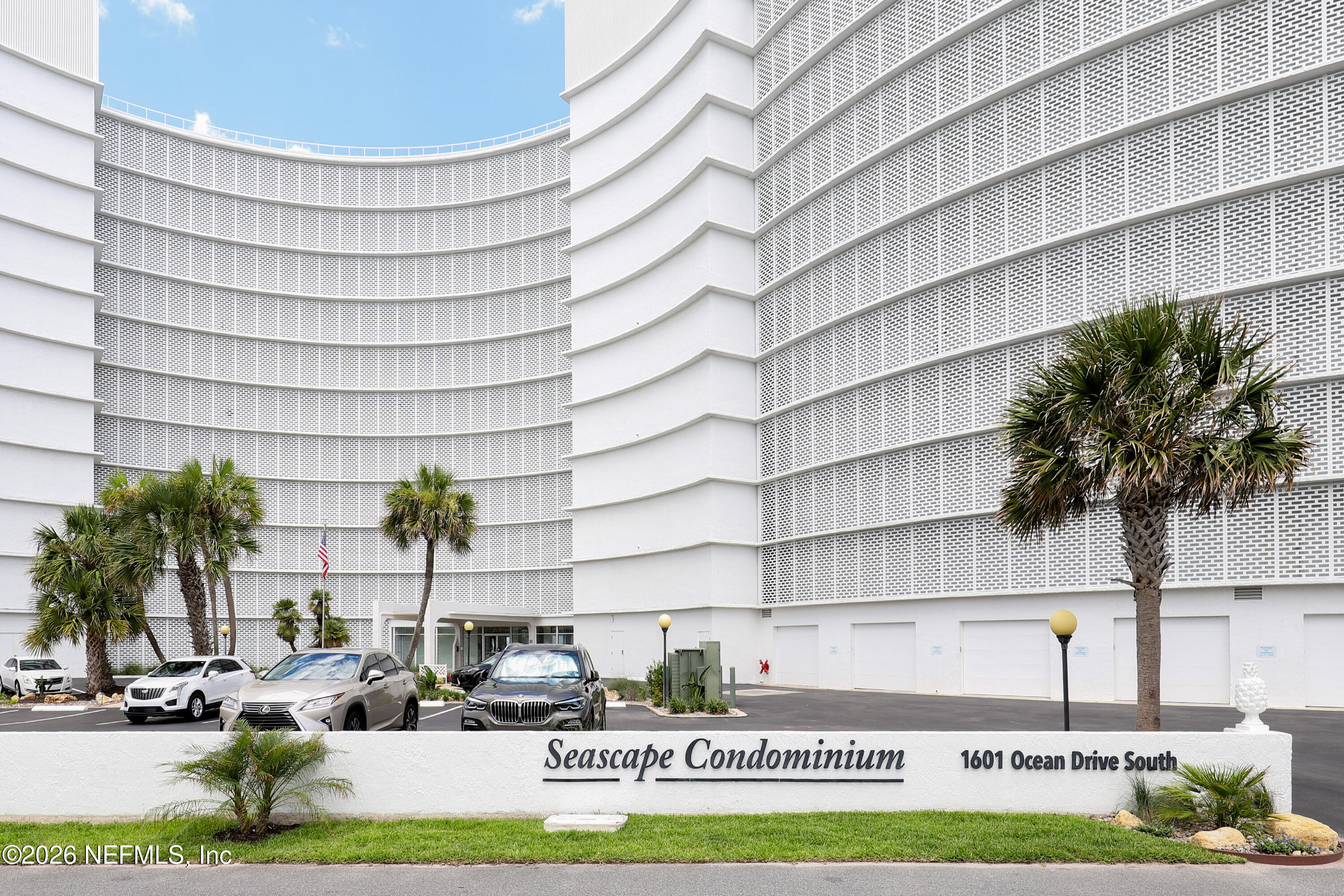 1601 OCEAN Drive 402