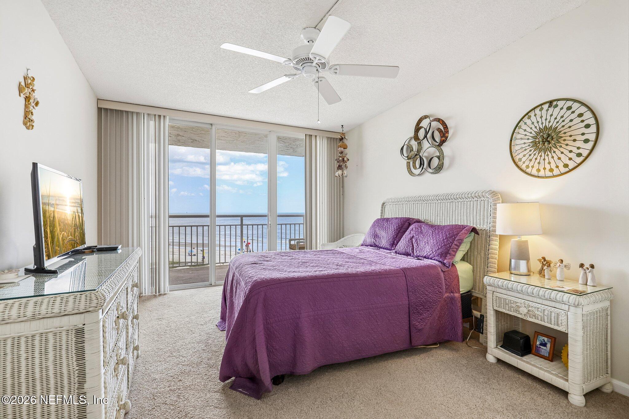 1601 OCEAN Drive 402