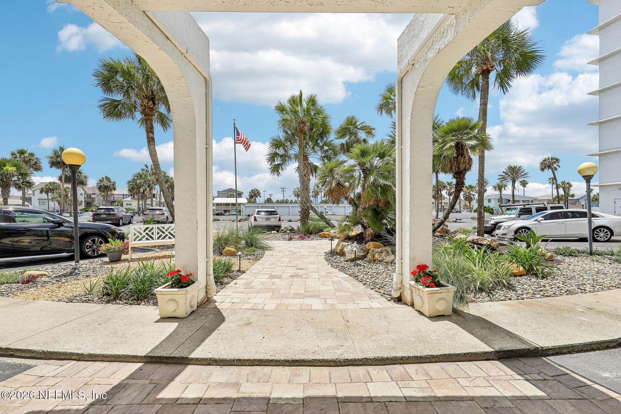1601 OCEAN Drive 402