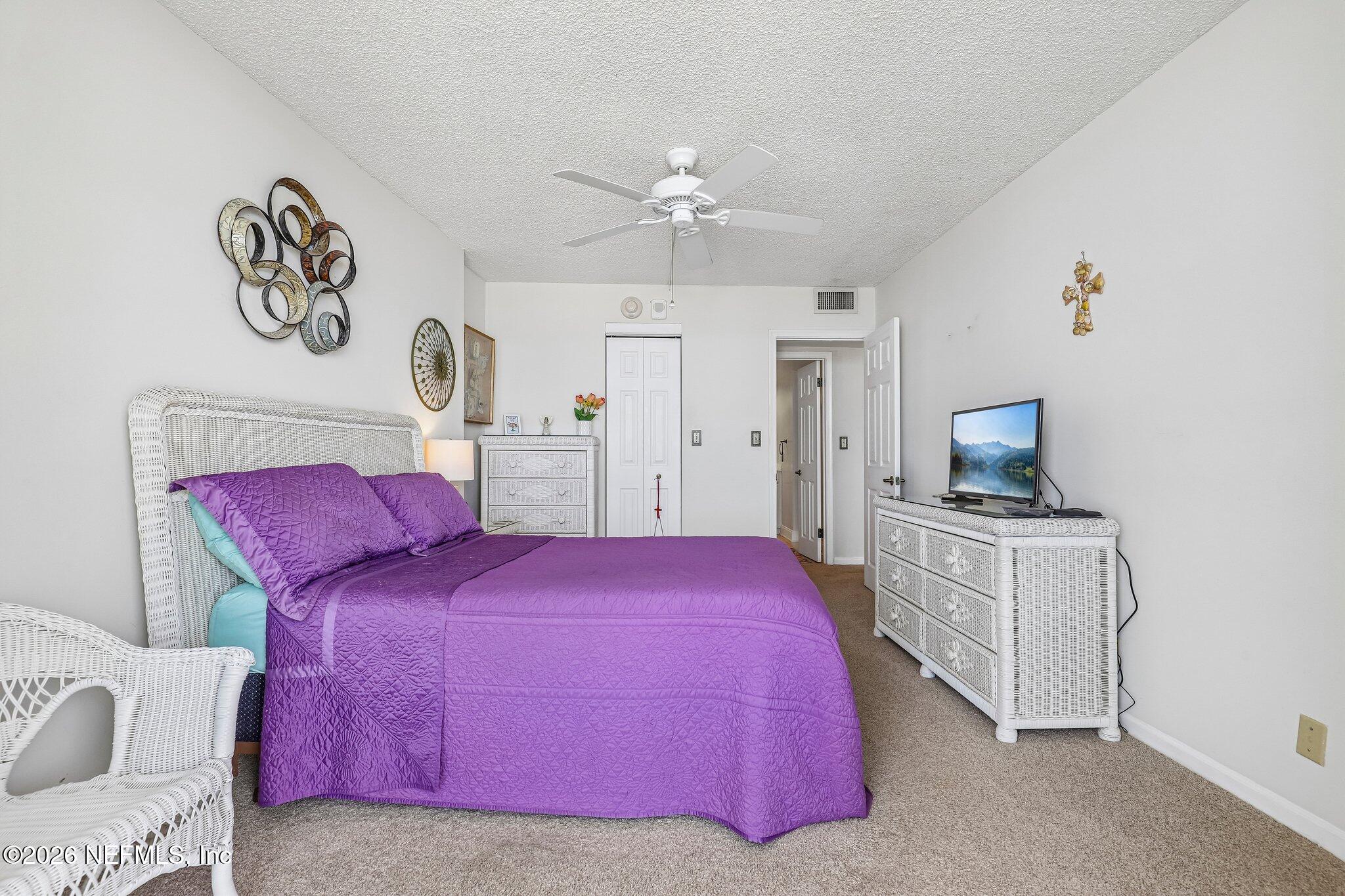 1601 OCEAN Drive 402