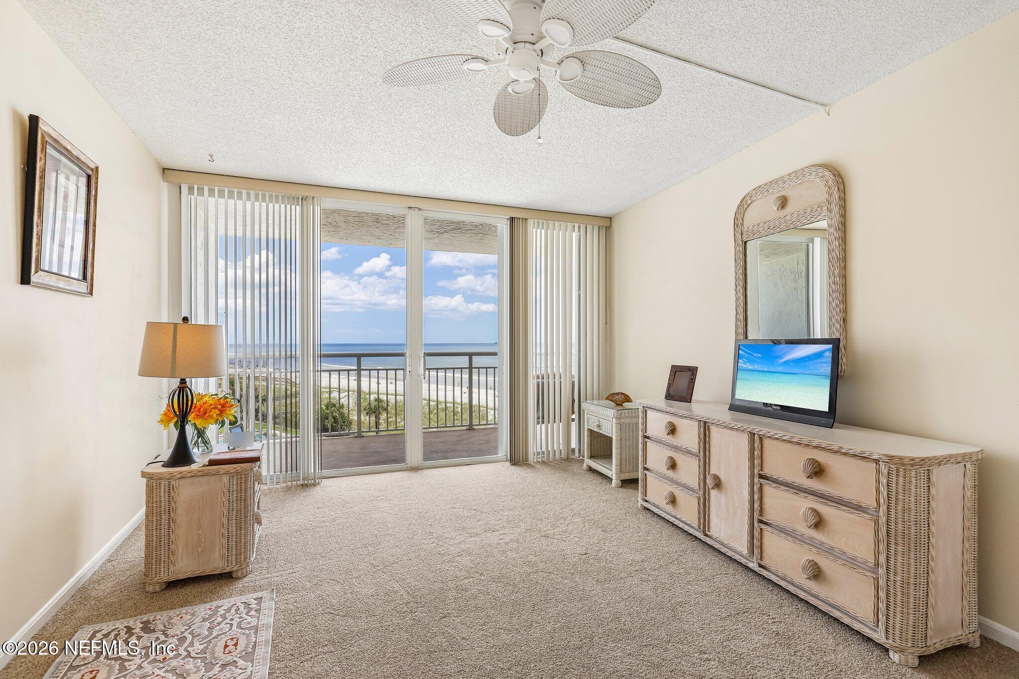 1601 OCEAN Drive 402