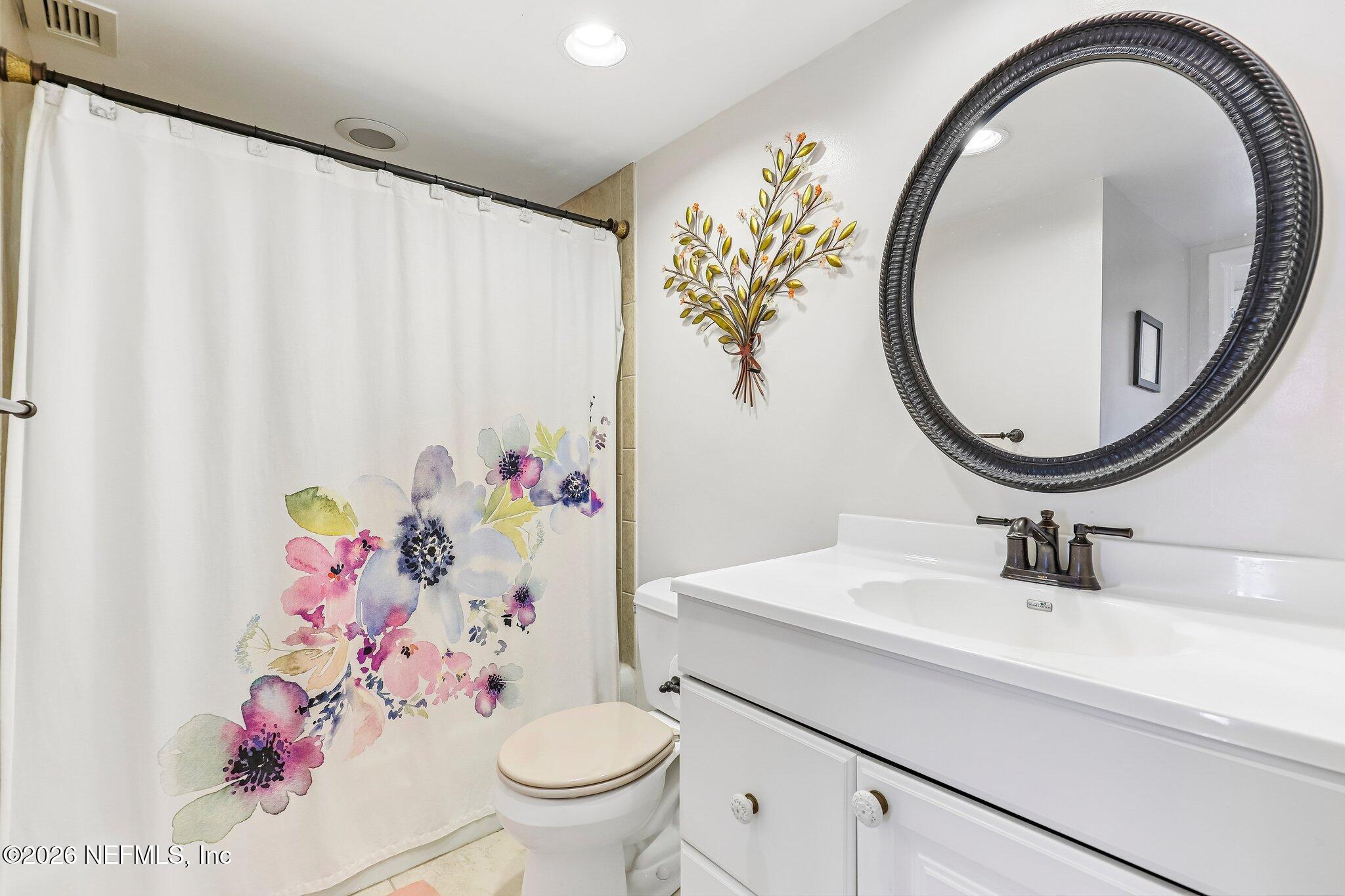 1601 OCEAN Drive 402