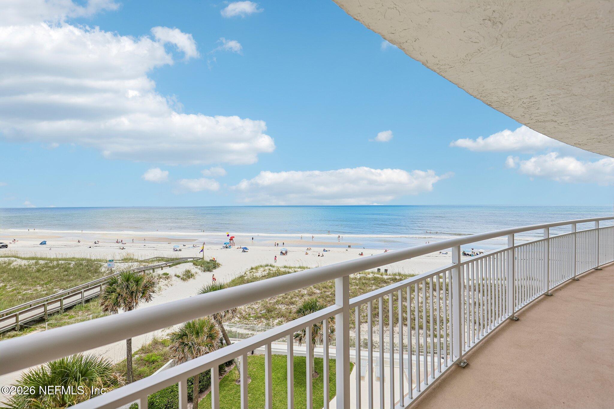 1601 OCEAN Drive 402