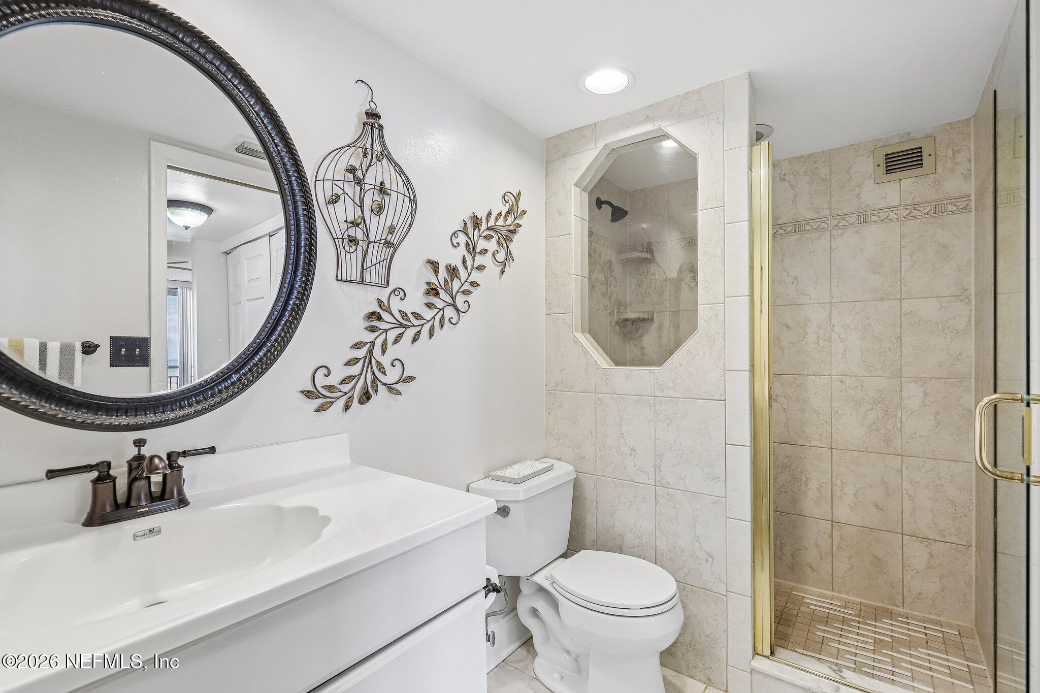 1601 OCEAN Drive 402
