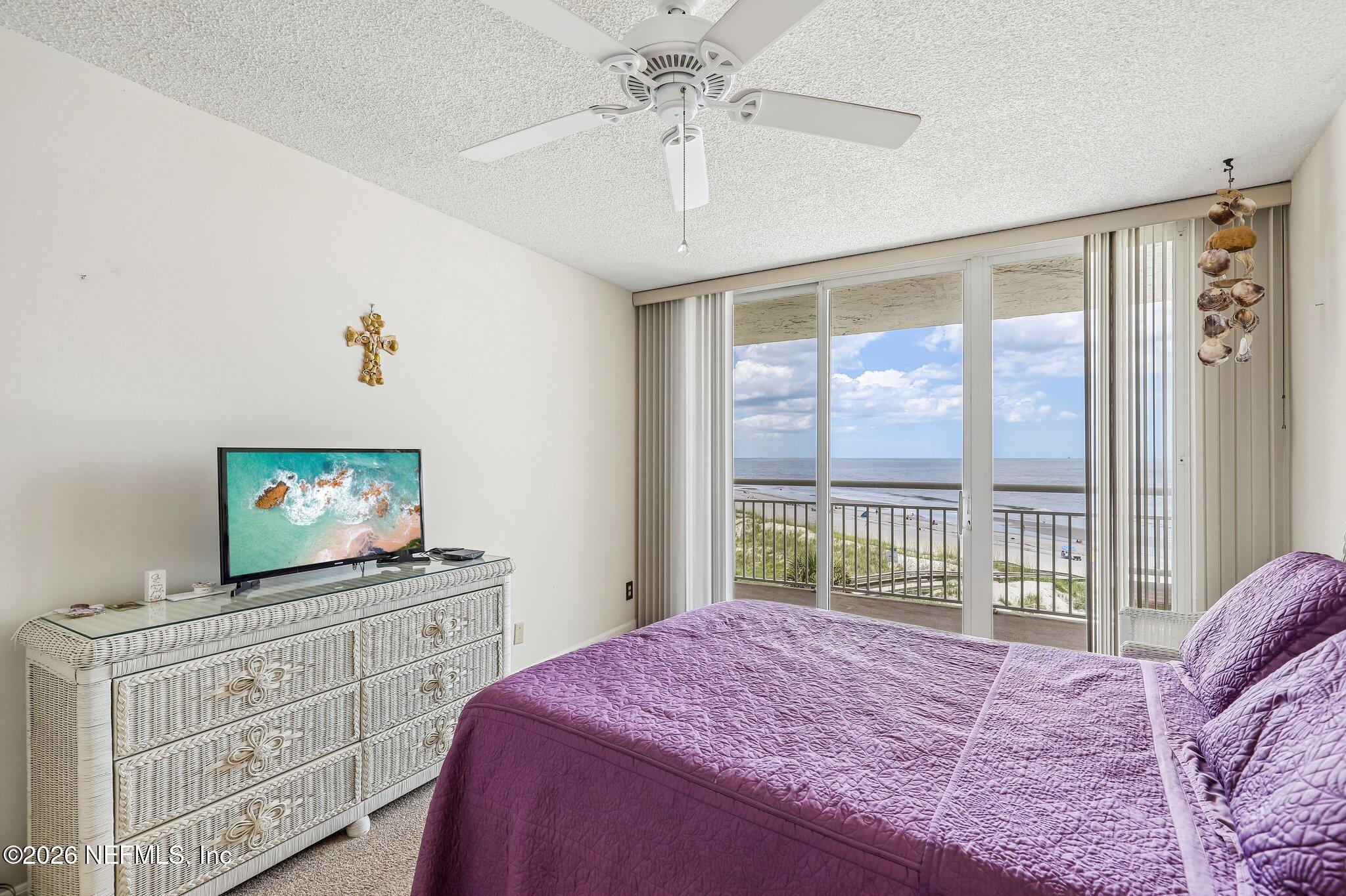 1601 OCEAN Drive 402