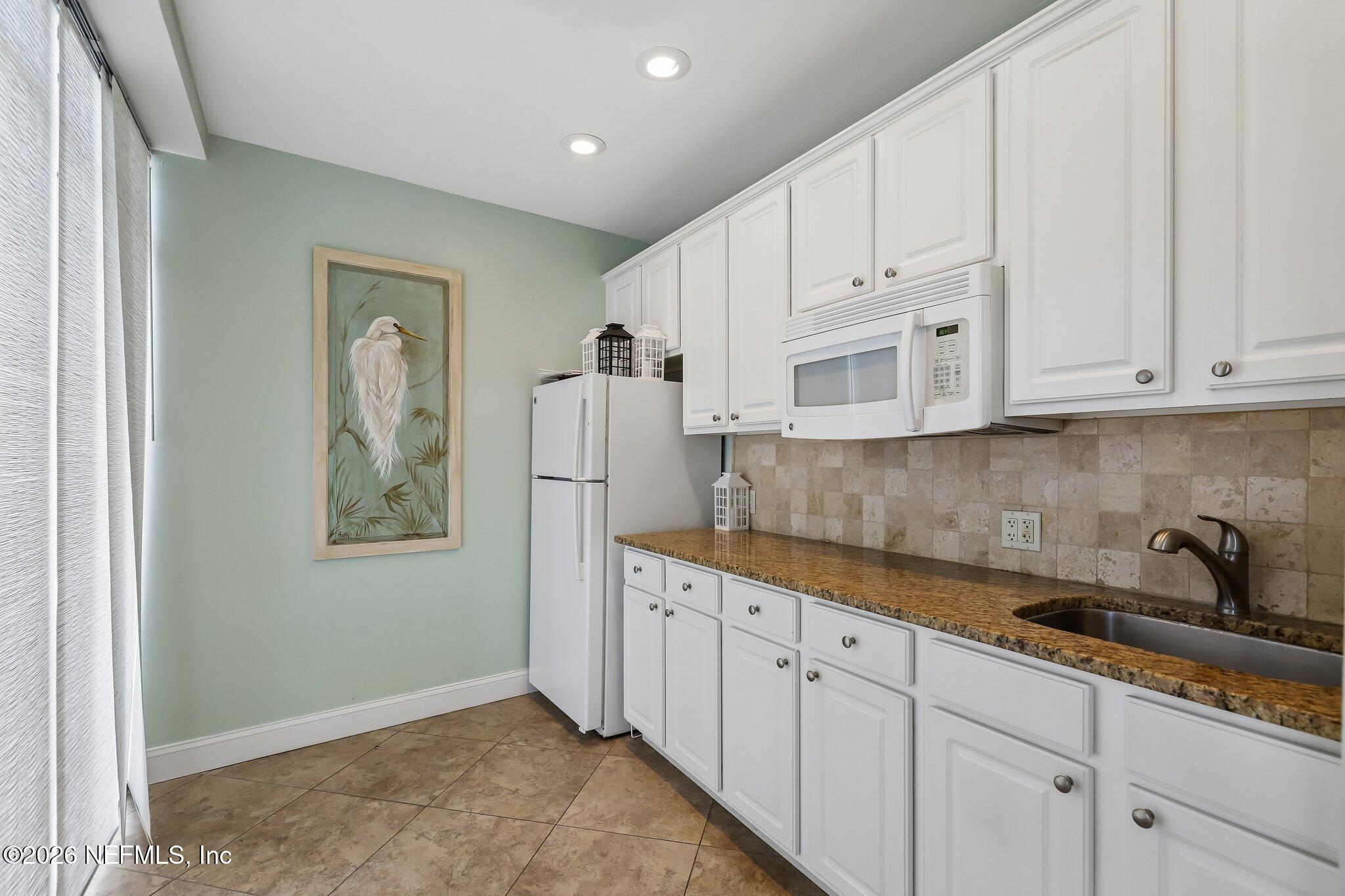 1601 OCEAN Drive 402