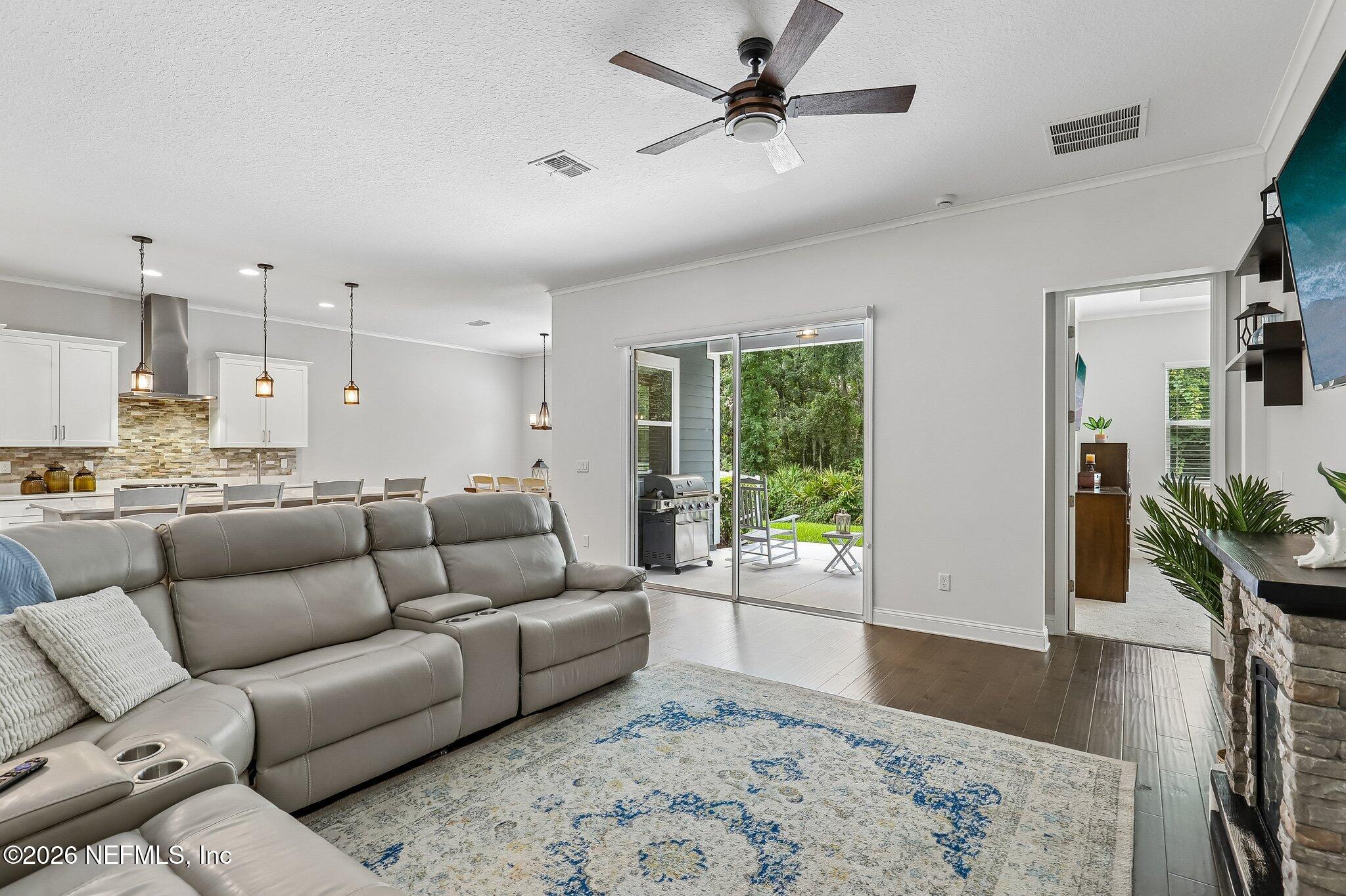 152 CLOVERBROOK Road, St. Johns