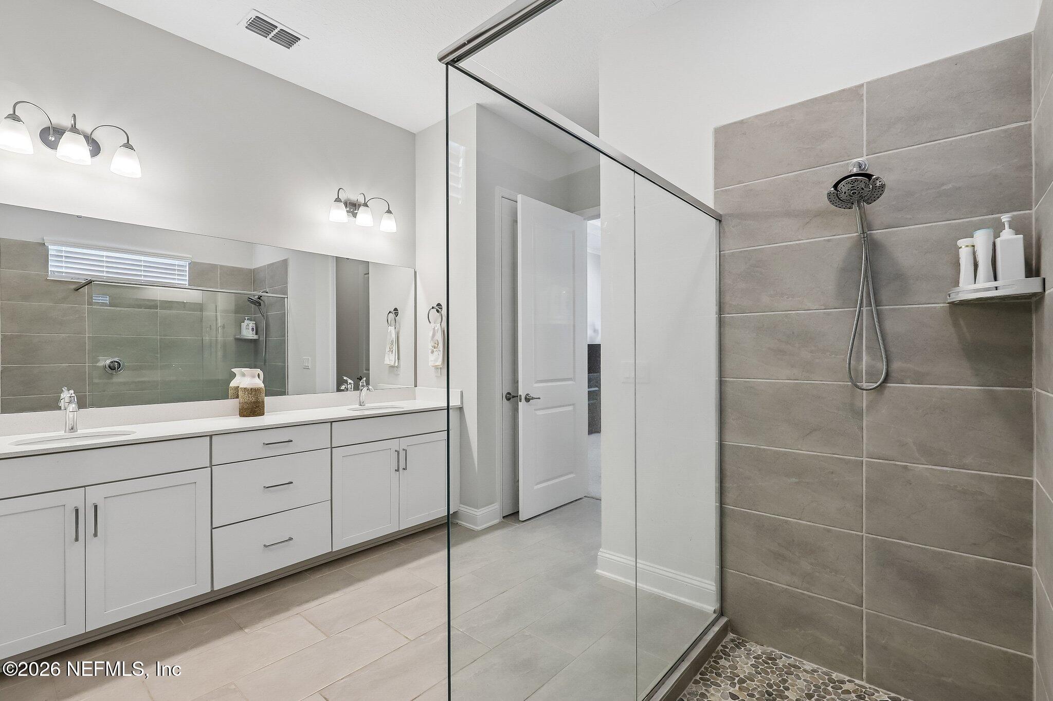 152 CLOVERBROOK Road, St. Johns