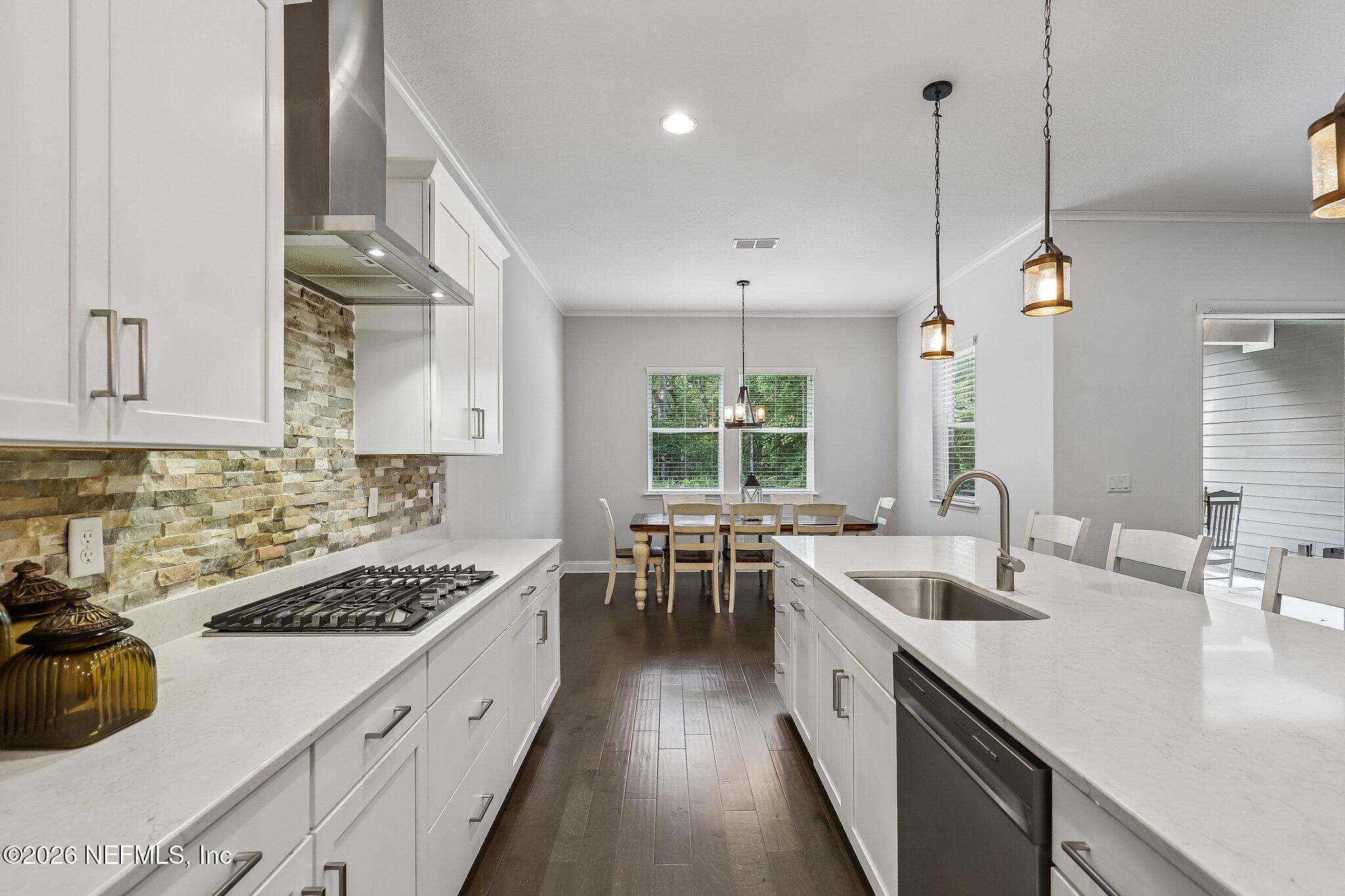 152 CLOVERBROOK Road, St. Johns