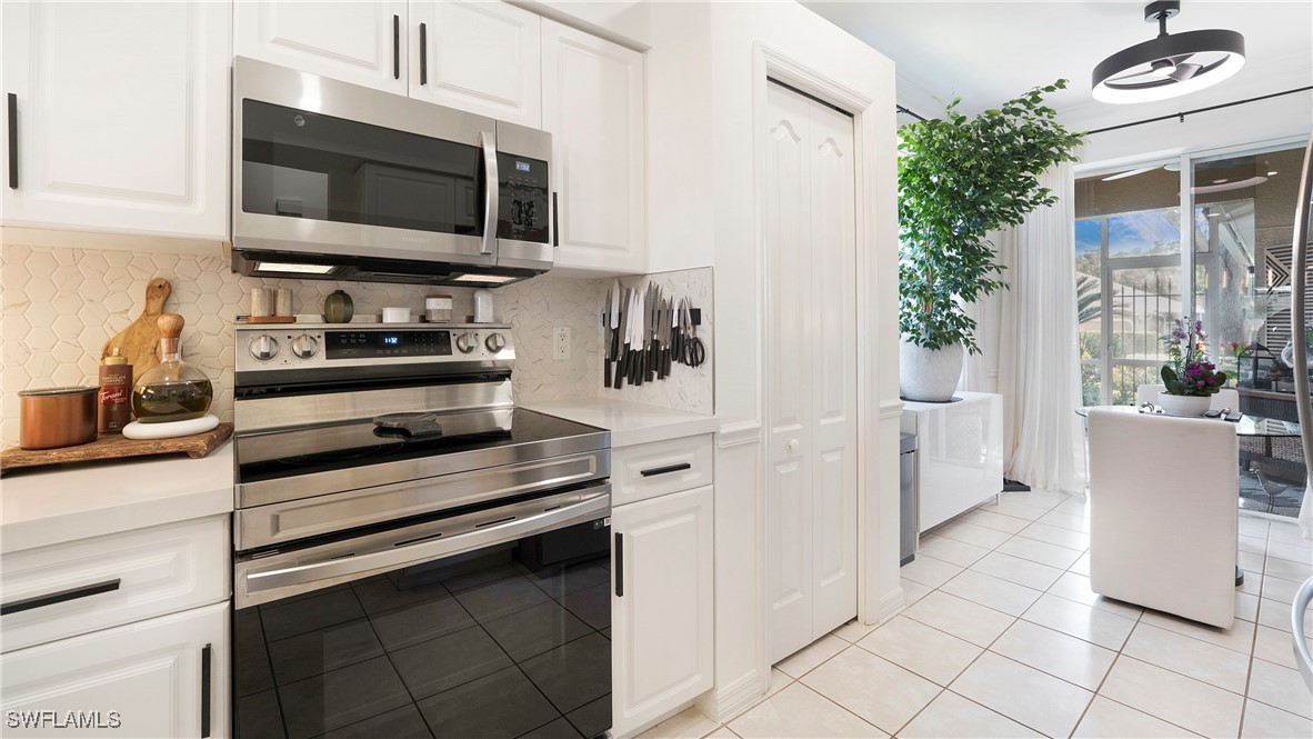 1685 Morning Sun LN E24