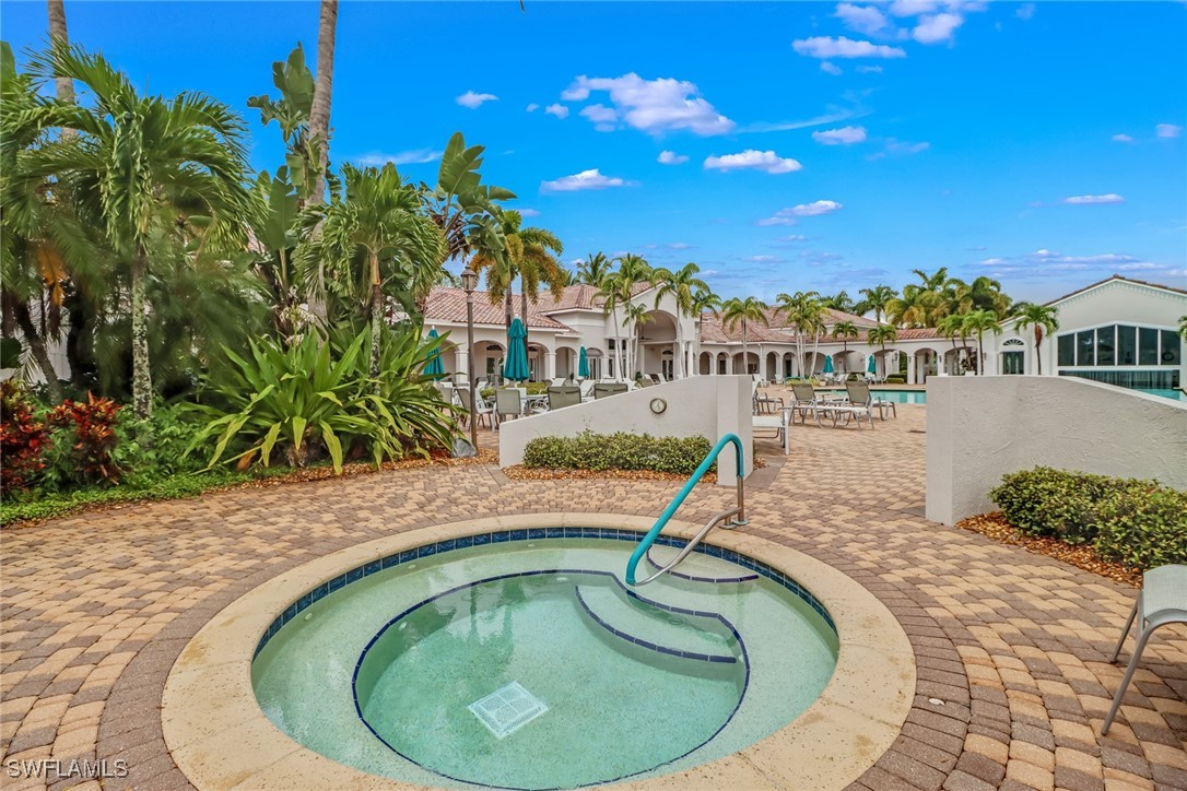 8896 CASCADES ISLE BLVD