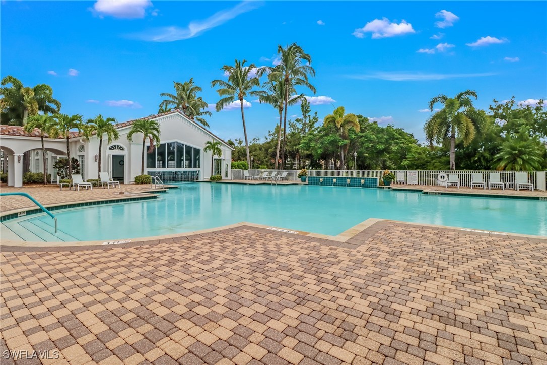 8896 CASCADES ISLE BLVD