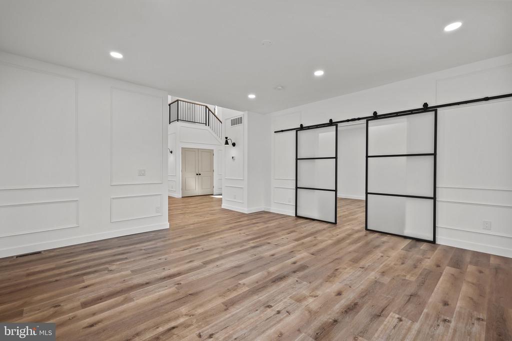 320 DELAWARE AVENUE