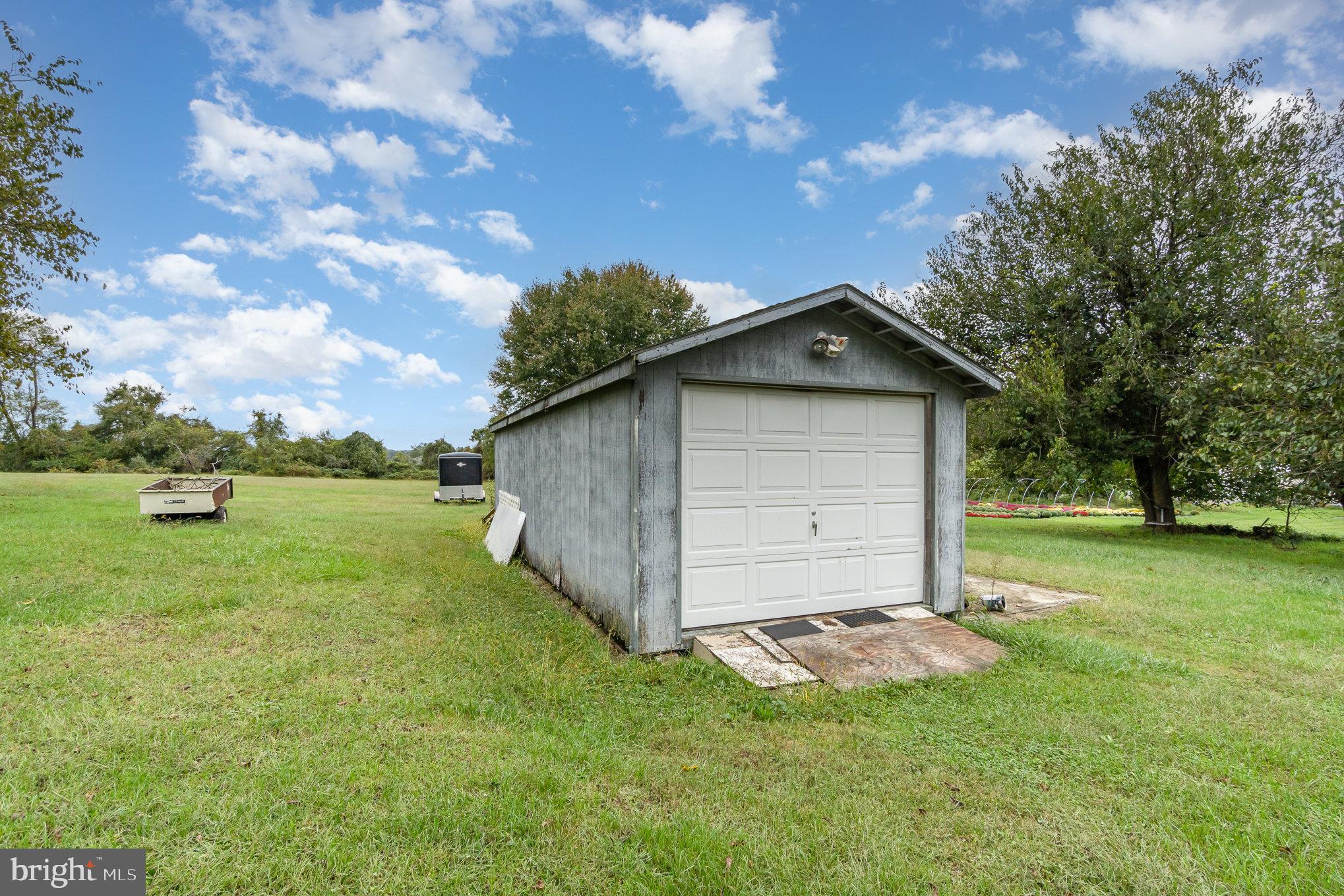 2830 MANOR ROAD