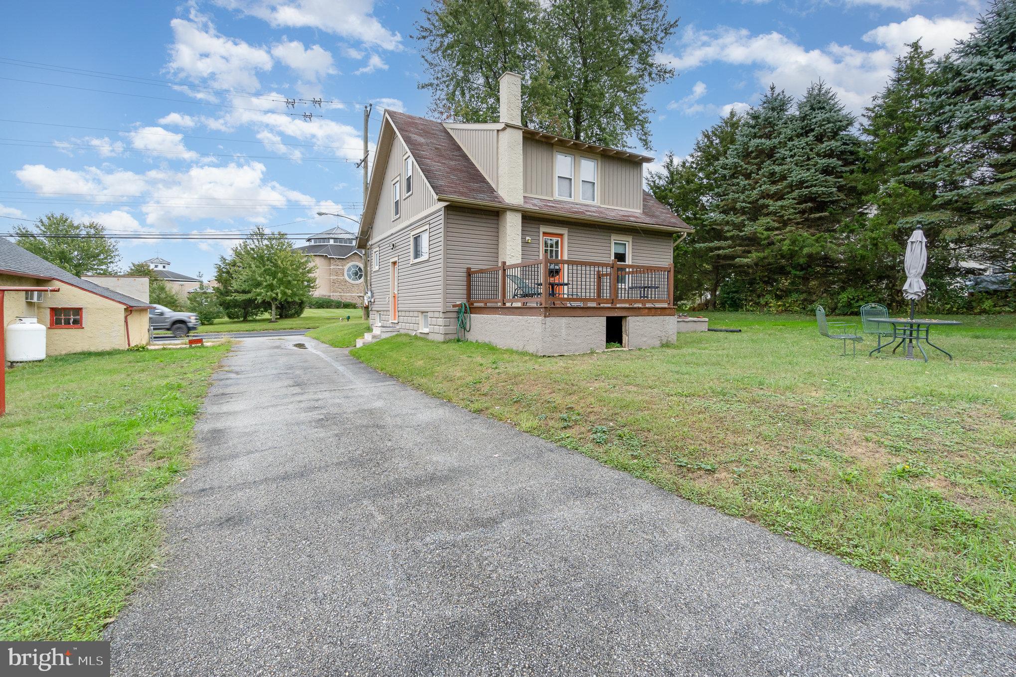 2830 MANOR ROAD