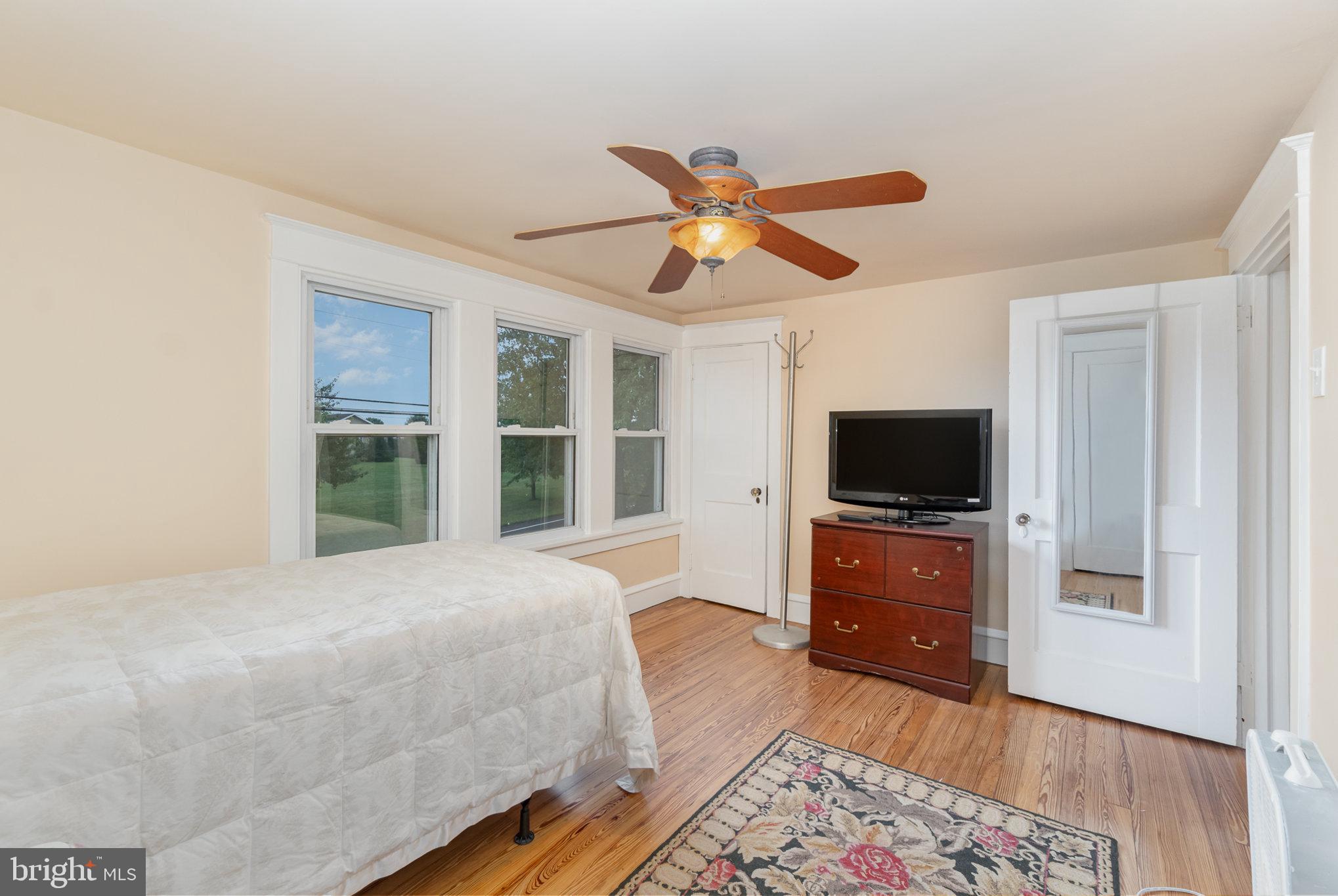 2830 MANOR ROAD