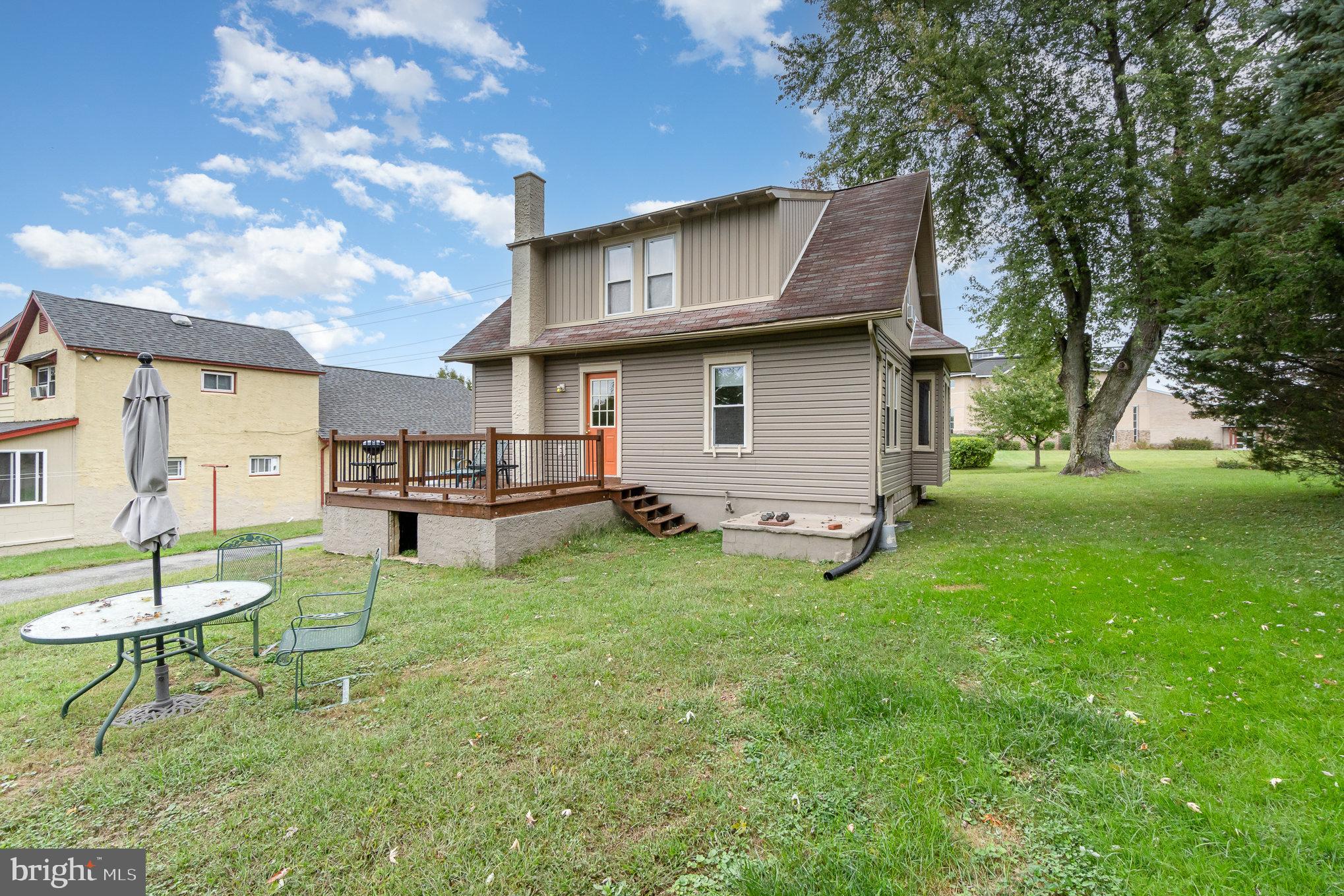 2830 MANOR ROAD