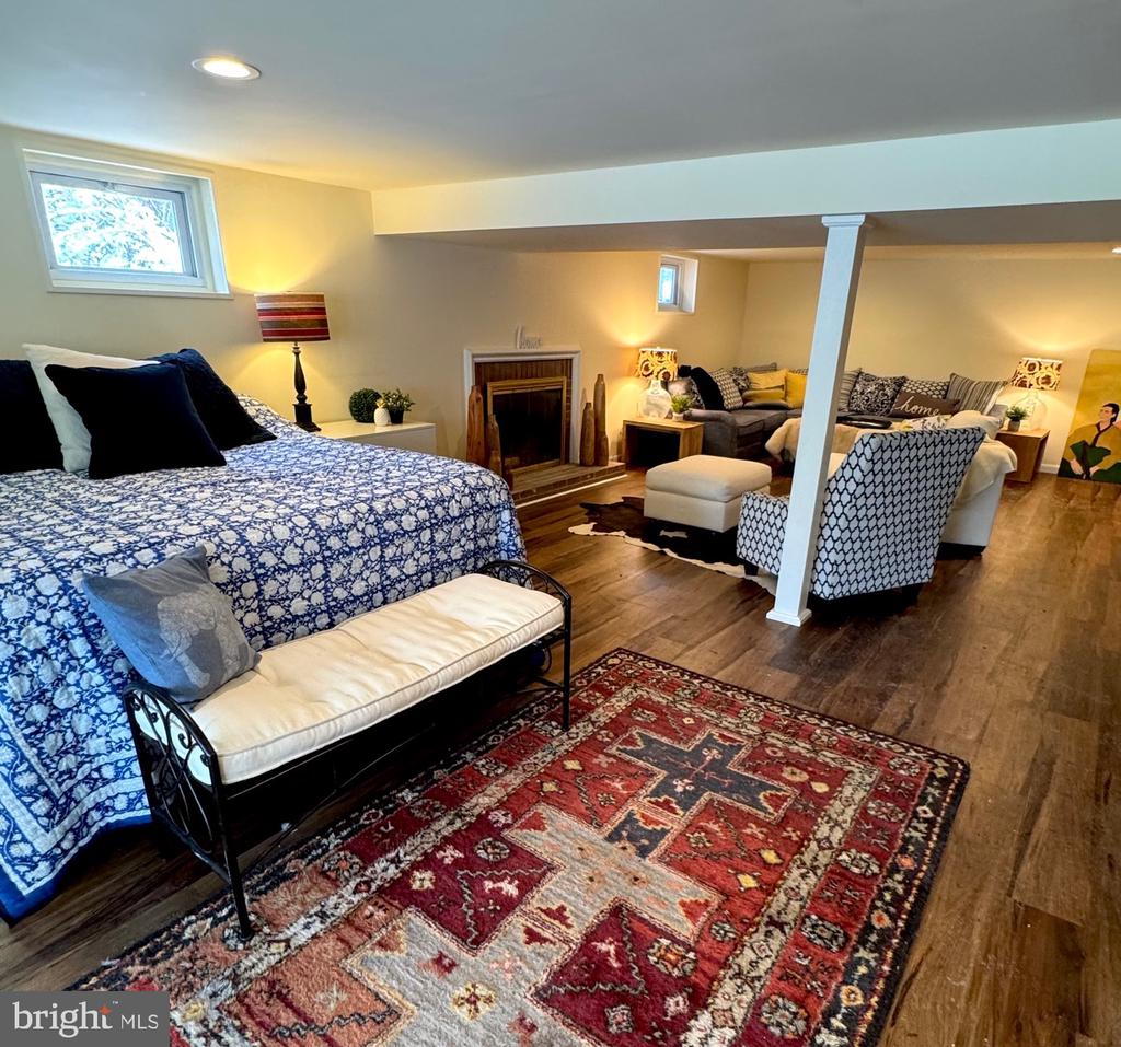 707 HICKORY LANE