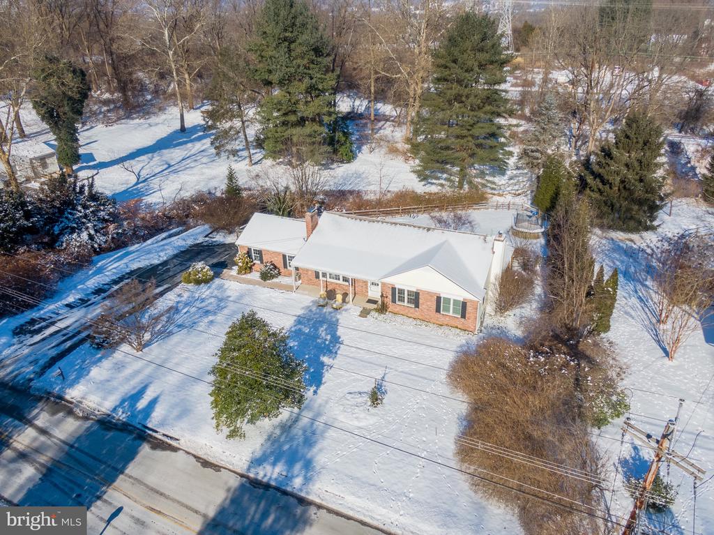 707 HICKORY LANE