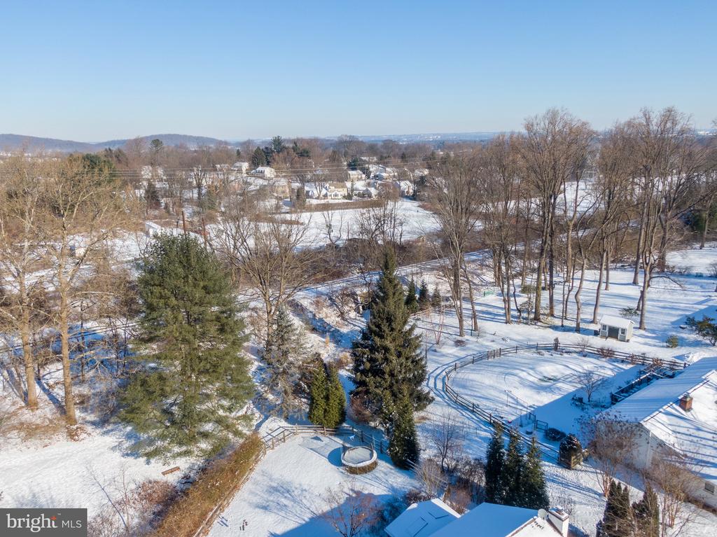 707 HICKORY LANE