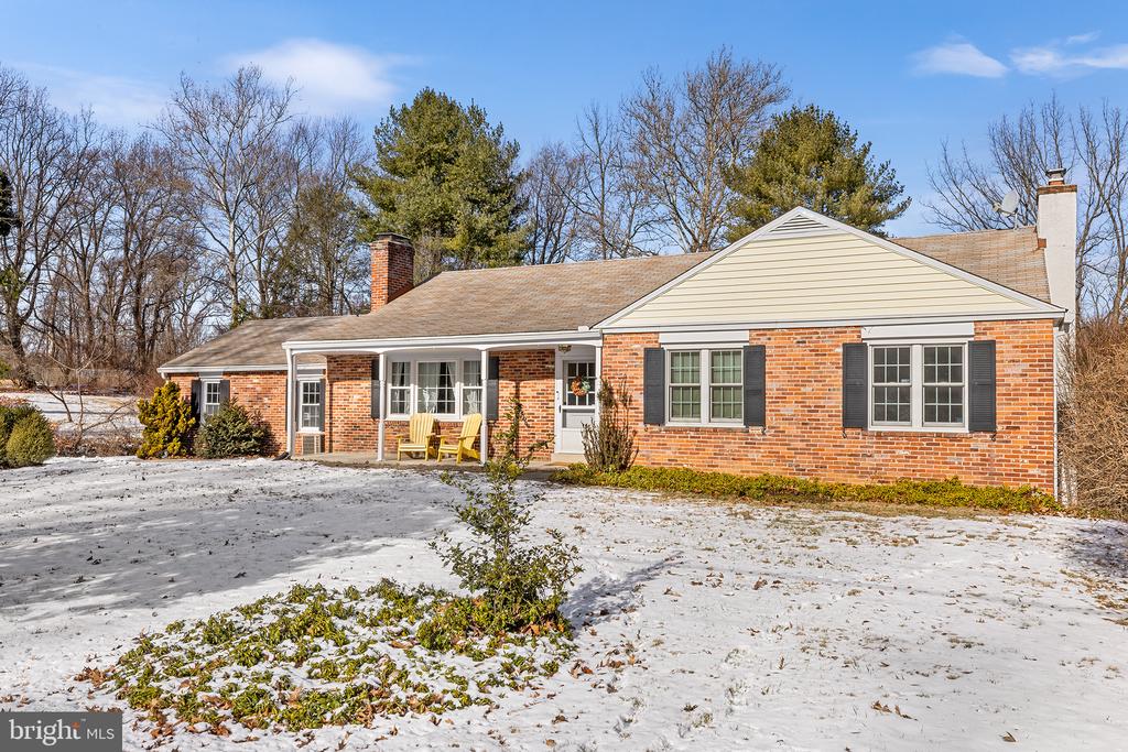 707 HICKORY LANE