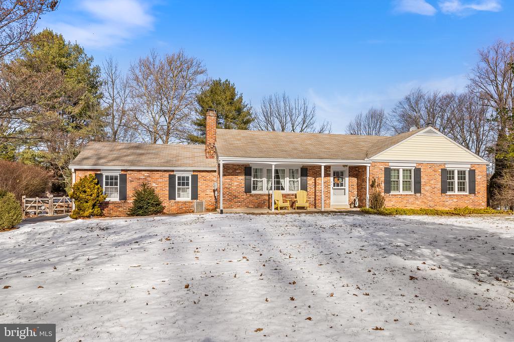 707 HICKORY LANE